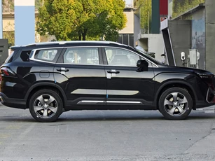 SUV 7 chỗ công suất 218 mã lực, giá chưa tới 400 triệu đồng