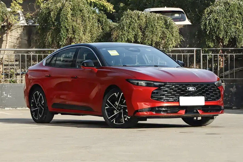 Ford Mondeo Sport Hybrid 2026.