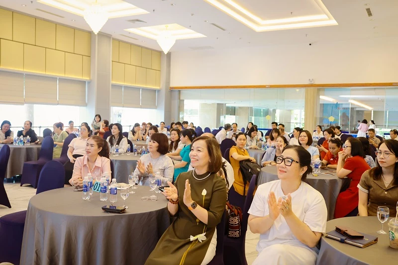 Các đại biểu tham dự hội thảo.