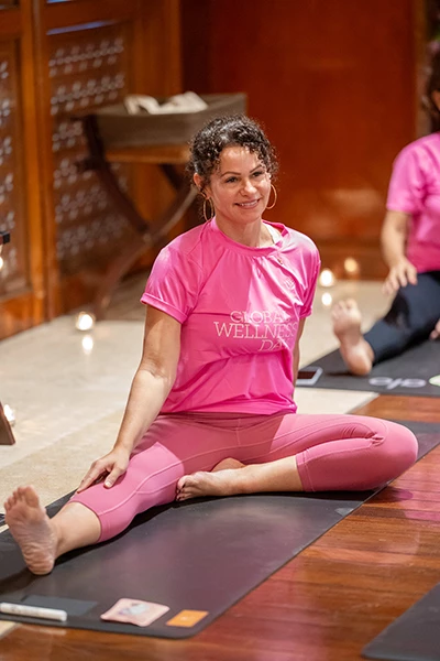 Du khách cảm thấy thoải mái sau khi tham gia hoạt động Yoga đánh thức niềm vui.