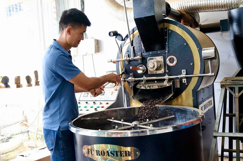 HUSA đầu tư máy móc hiện đại để nâng tầm chinh phục thị trường. HUSA đầu tư máy móc hiện đại để nâng tầm chinh phục thị trường.