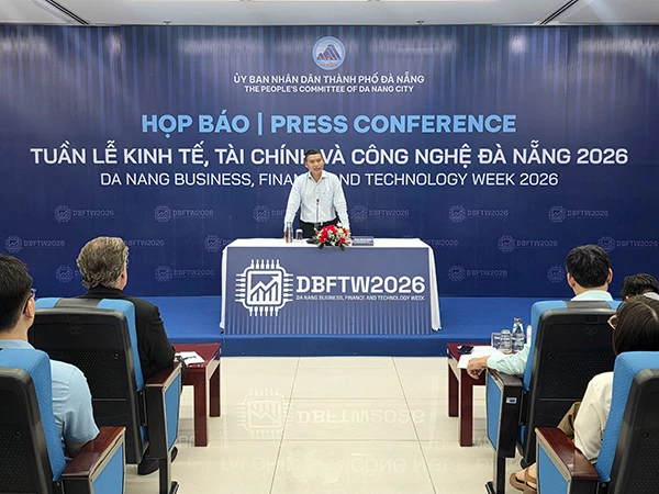 Phó Chủ tịch Thường trực UBND TP Đà Nẵng Hồ Kỳ Minh phát biểu tại buổi họp báo. Phó Chủ tịch Thường trực UBND TP Đà Nẵng Hồ Kỳ Minh phát biểu tại buổi họp báo.