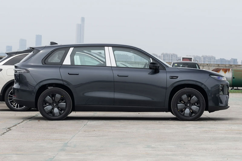 SUV hạng D trang bị vượt trội Hyundai Santa Fe, công suất 313 mã lực, giá chưa tới 500 triệu đồng