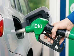 Phát triển xăng E10: Không thể chỉ trông vào cây sắn