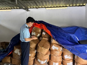 Triệt phá đường dây sản xuất súp bột giả mạo Acecook quy mô lớn