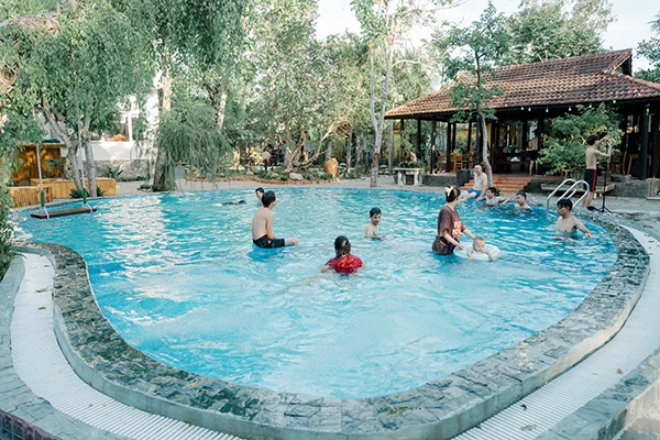 Nhiều trải nghiệm cho khách chọn nghỉ dưỡng tại Old Tree Garden.