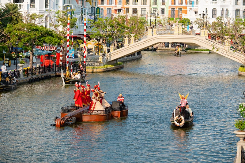 Các trải nghiệm độc lạ xuất hiện khắp nơi từ ngày tới đêm, du khách có thể thưởng thức miễn phí. Các trải nghiệm độc lạ xuất hiện khắp nơi từ ngày tới đêm, du khách có thể thưởng thức miễn phí.