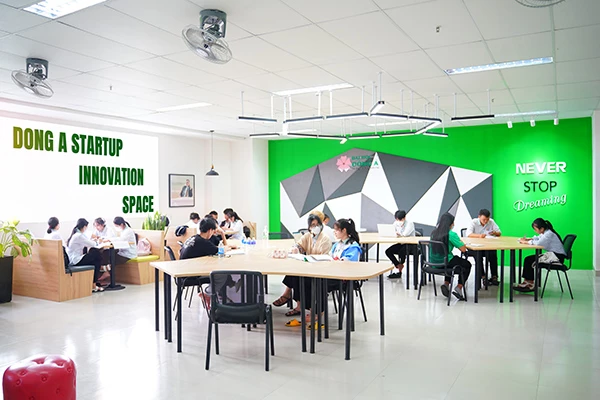 Trường Đại học Đông Á tăng hạng ấn tượng trên bảng xếp hạng đại học bền vững. Trường Đại học Đông Á tăng hạng ấn tượng trên bảng xếp hạng đại học bền vững.