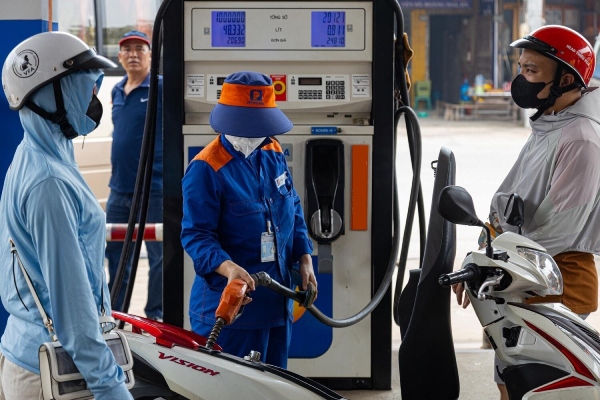 Xăng E10 xuống dưới 20.000 đồng/lít