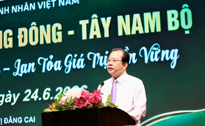 Ảnh 1- Ông Vương Quốc Nam - Phó Chủ tịch UBND TP Cần Thơ phát biểu khai mạc sự kiện.  