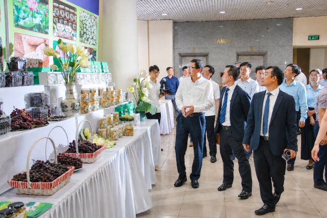 Đổi thay làng quê nhờ khoa học và công nghệ