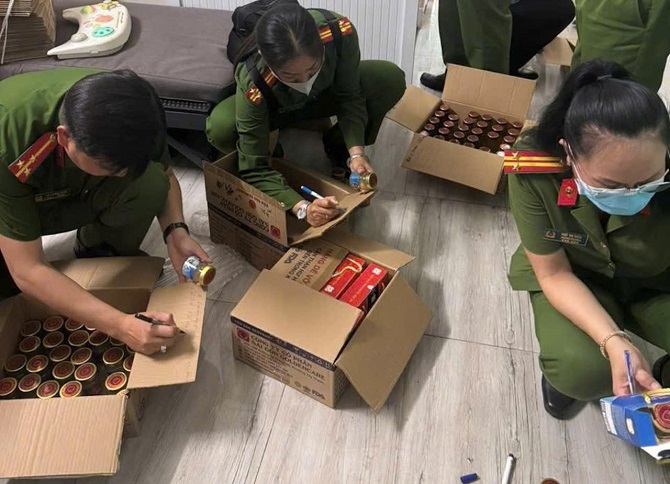 Công an Vĩnh Long bắt 2 đối tượng sản xuất yến giả số lượng lớn