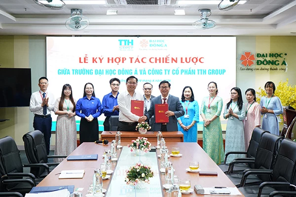 Ký kết hợp tác giữa trường Đại học Đông Á với TTH Group.