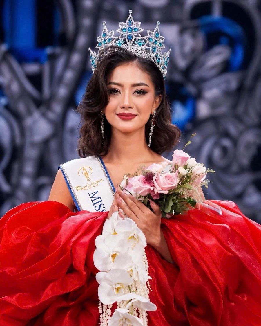 Khoảnh khắc đăng quang của 