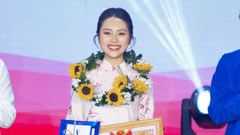 Ca sĩ Phương Mỹ Chi được tuyên dương danh hiệu Thanh niên tiên tiến 2026