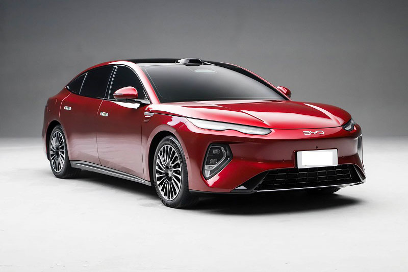 Xe sedan hạng sang dài hơn 5,1 mét, công suất 694 mã lực, giá từ 763 triệu đồng