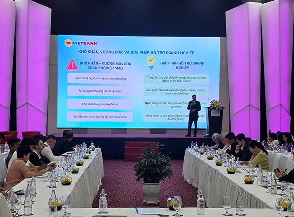 Đại diện VietBank nêu các giải pháp hỗ trợ doanh nghiệp tiếp cận nguồn vốn.