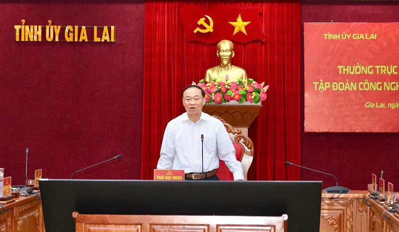 Bí thư Tỉnh ủy Gia Lai Thái Đại Ngọc chủ trì buổi làm việc. Bí thư Tỉnh ủy Gia Lai Thái Đại Ngọc chủ trì buổi làm việc.