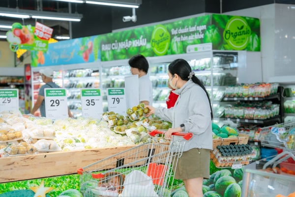 Giá xăng dầu giảm, nhiều mặt hàng vẫn 'không chịu' hạ