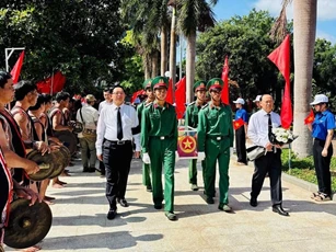 Gia Lai: 500 ngày đêm tìm tên cho những người nằm lại