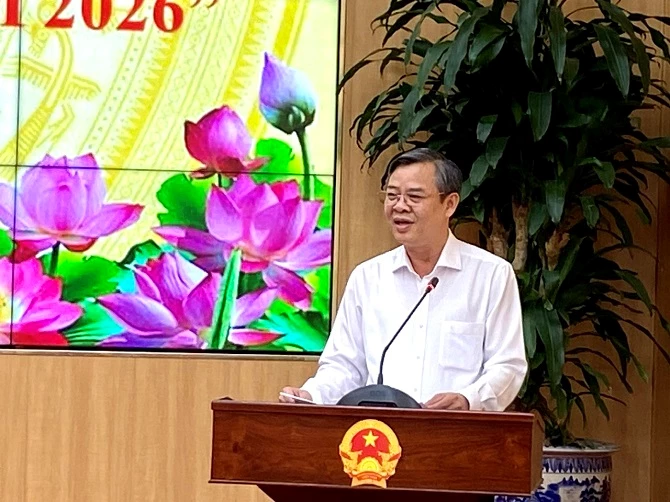 Ảnh 1 - &Ocirc;ng Trương Cảnh Tuy&ecirc;n - Chủ tịch UBND TP Cần Thơ ph&aacute;t biểu tại buổi gặp gỡ cộng đồng doanh nghiệp.