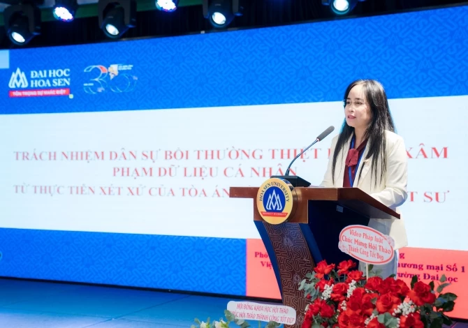 TS Trần Thị Thu Hương - Phó Chủ tịch kiêm Trọng tài viên, Trung tâm Trọng tài Thương mại Số 1 Việt Nam - Giảng viên Khoa Luật, Trường Đại học Công nghệ TP Hồ Chí Minh trình bày tại hội thảo.