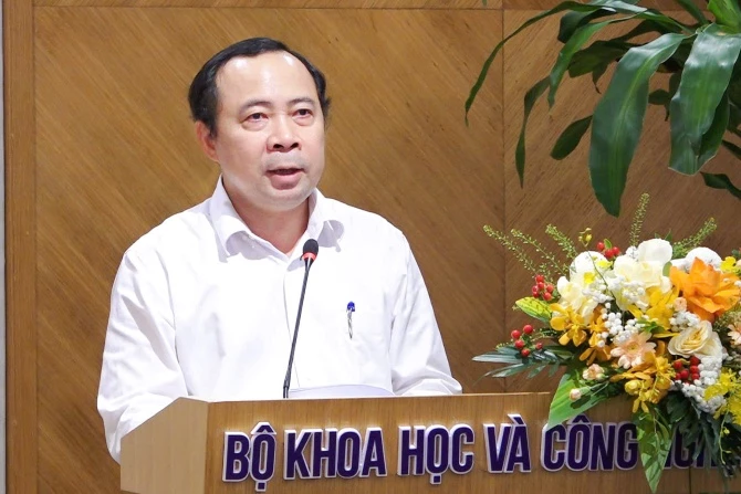 Bộ trưởng Bộ Khoa học và Công nghệ Vũ Hải Quân phát biểu tại Hội thảo. Bộ trưởng Bộ Khoa học và Công nghệ Vũ Hải Quân phát biểu tại Hội thảo.