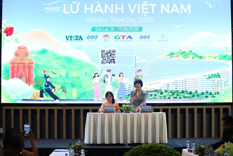 Bà Cao Thị Ngọc Lan - Phó Chủ tịch Thường trực Hiệp hội Du lịch Việt Nam, chia sẻ tại họp báo. 