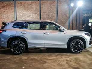 SUV 7 chỗ thiết kế cá tính, công suất 265 mã lực, giá hơn 1,2 tỷ đồng