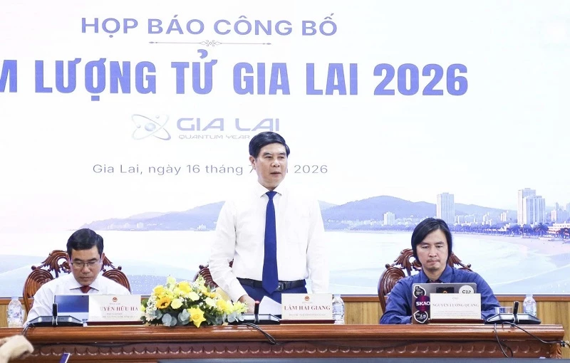 Phó Chủ tịch UBND tỉnh Gia Lai Lâm Hải Giang chủ trì buổi họp báo. 