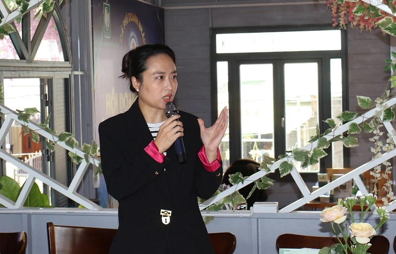 Bà Đinh Nguyễn Thùy Dung - Phó Giám đốc điều hành Công ty Cà phê Hồ Phượng, chia sẻ thông tin.