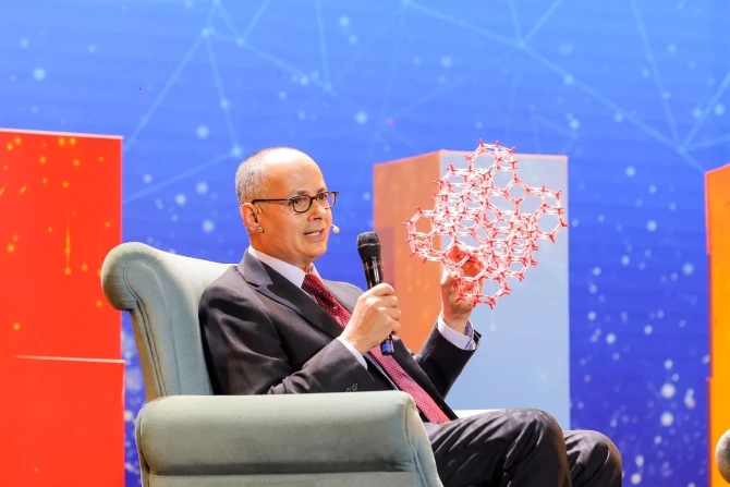 GS. Omar Yaghi đang tham gia Hội đồng Cố vấn của Trung tâm Trí tuệ Môi trường (CEI), Trường ĐH VinUni. 