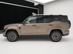 SUV dài gần 5,3 mét, mạnh 598 mã lực, giá chưa tới 900 triệu đồng