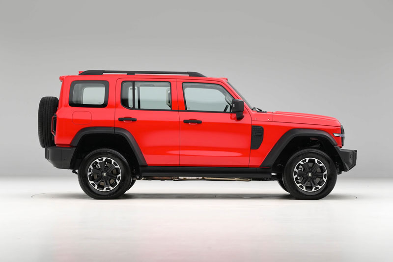 SUV địa hình mạnh 761 mã lực, thiết kế hầm hố, giá gần 780 triệu đồng