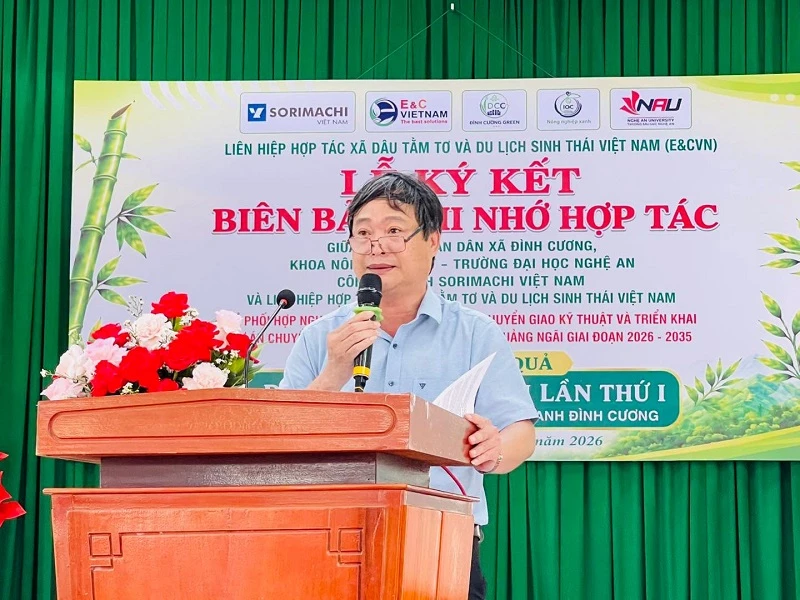 Ông Nguyễn Sĩ Hải - Phó Chủ tịch UBND xã Đình Cương phát biểu tại chương trình. Ông Nguyễn Sĩ Hải - Phó Chủ tịch UBND xã Đình Cương phát biểu tại chương trình.