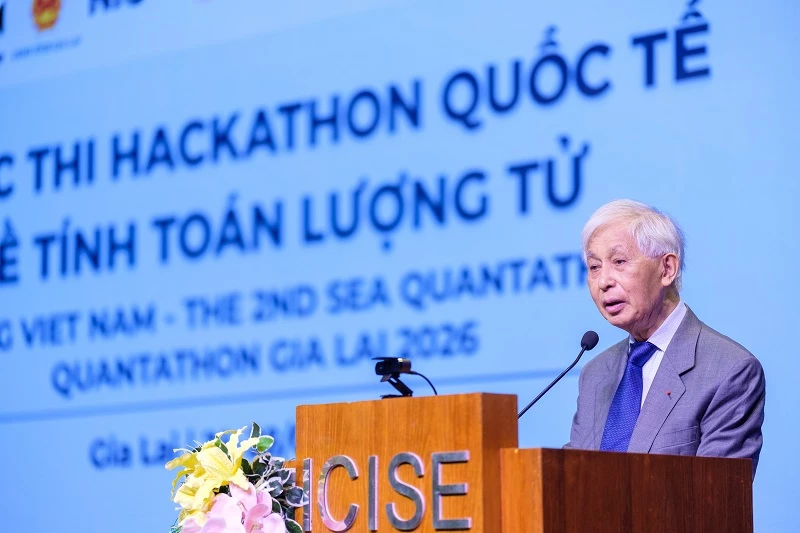 GS Trần Thanh Vân chia sẻ tại chương trình.