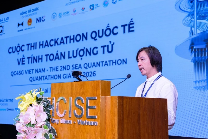 PGS.TS Nguyễn Lương Quang - Giám đốc Khoa học và Phát triển Mạng lưới VNQuantum, phát biểu tại chương trình.