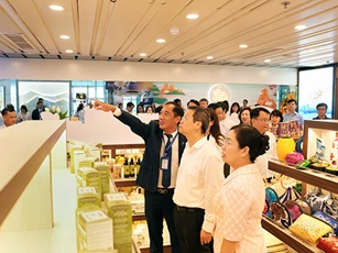 Khai trương hai điểm trưng bày sản phẩm 'Tinh hoa Đà Nẵng'