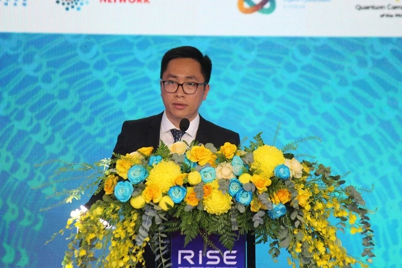 TS Tô Bá Lâm - Hiệu trưởng Trường Đại học Quang Trung chia sẻ tại chương trình.