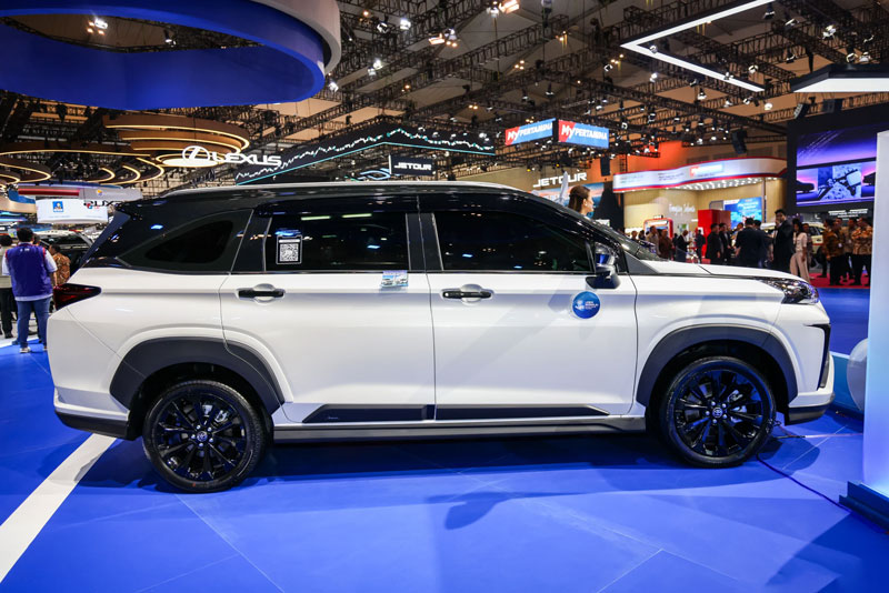 Toyota Veloz Hybrid 2026 ra mắt, giá hơn 440 triệu đồng