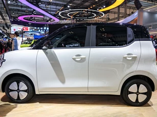 Xe điện mini thiết kế đẹp, giá chưa tới 230 triệu đồng