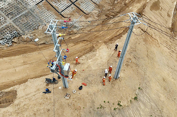 Đà Nẵng: Công trình cấp điện cho 3 điểm trường nội trú khu vực biên giới về đích sớm