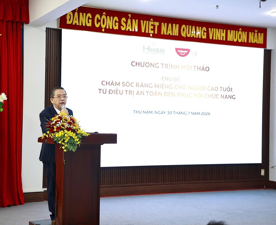 Cập nhật giải pháp chăm sóc răng miệng toàn diện cho người cao tuổi
