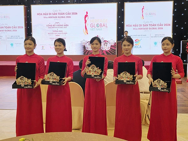 Ra  mắt bộ Vương miện của cuộc thi.