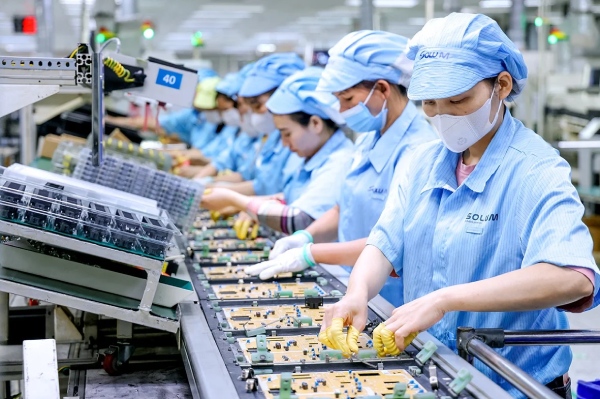 PMI tháng 7 tăng lên 52,9 điểm, ngành sản xuất bứt phá mạnh mẽ