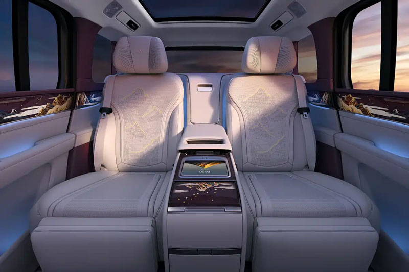 SUV 4 chỗ dài 5,4 mét, công suất 1.180 mã lực, giá hơn 7 tỷ đồng