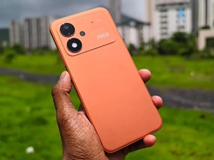 Smartphone chống nước, chip Snapdragon 4 Gen 4, pin 8.000mAh, giá gần 7 triệu đồng