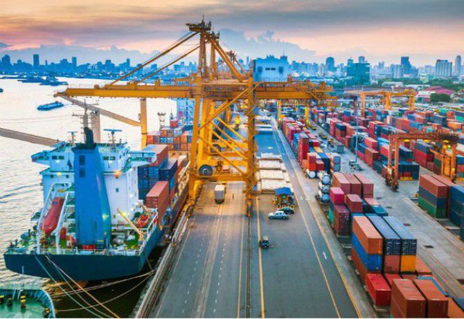 Xuất nhập khẩu tăng mạnh