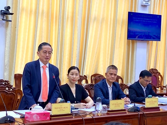 Ảnh 2- Ông Trần Kim Chung, Chủ tịch Tập đoàn CT Group nêu quyết tâm thực hiện các chương trình nội dung ký kết. Ảnh 2- Ông Trần Kim Chung, Chủ tịch Tập đoàn CT Group nêu quyết tâm thực hiện các chương trình nội dung ký kết.