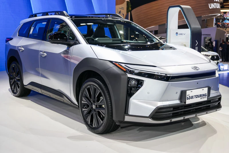 Toyota bZ4X Touring 2026.